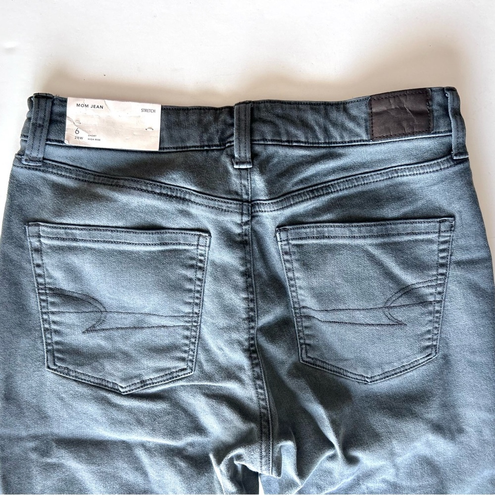 🍒(A464) NWT American Eagle Mom Jean Stretch. Dark Gray. Size: 6/28W Short - Picture 5 of 13